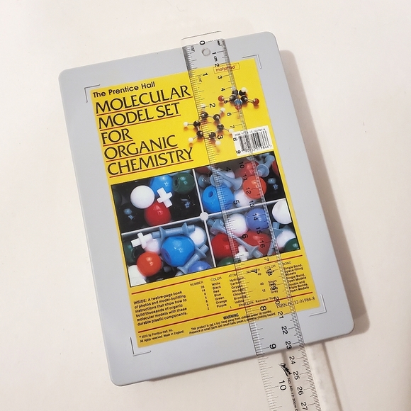 Vintage Molecular Model Set for Organic Chemistry - 1984 - Picture 4 of 4